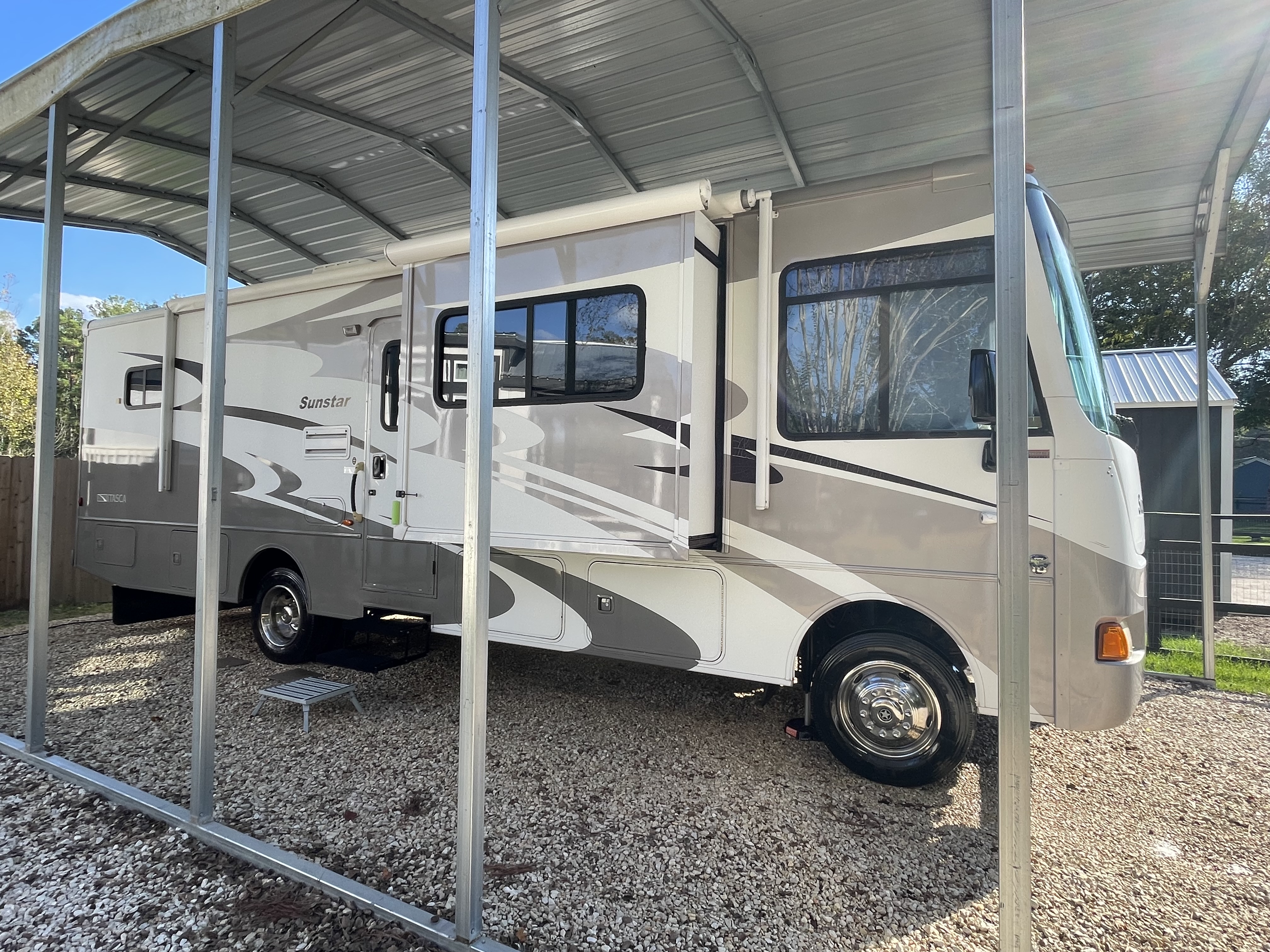 2013 Winnebago Itasca Sunstar 30T for sale in Onalaska Texas